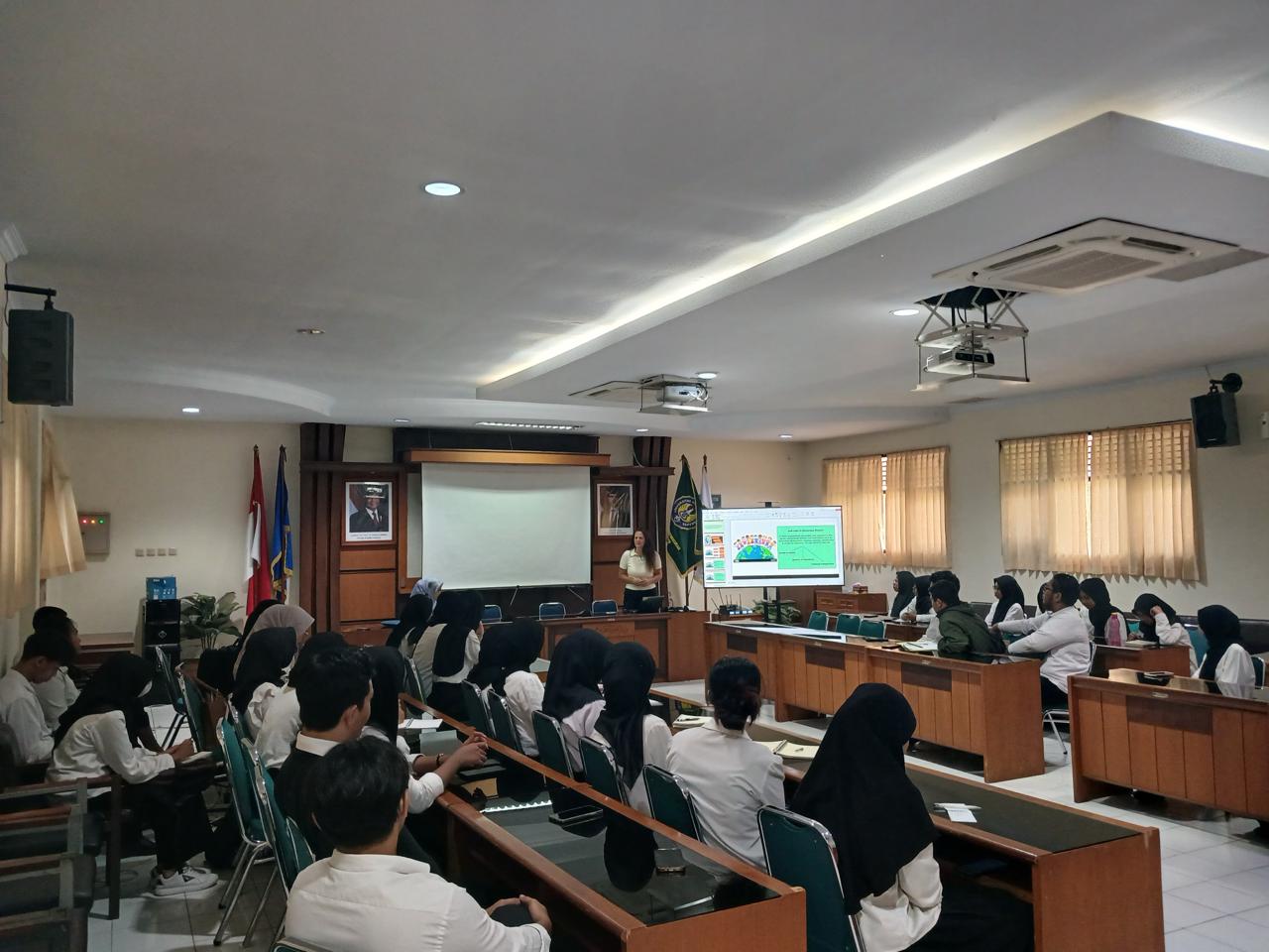 Visiting Professor Bersama Dr. Nabiha Maadad
